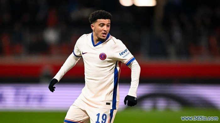 HEIDENHEIM, GERMANY - NOVEMBER 28: Jadon Sancho of Chelsea FC reacts during the UEFA Conference League 2024/25 League Phase MD4 match between 1. FC Heidenheim 1846 and Chelsea FC at Voith-Arena on November 28, 2024 in Heidenheim, Germany. (Photo by Daniel Kopatsch/Getty Images)